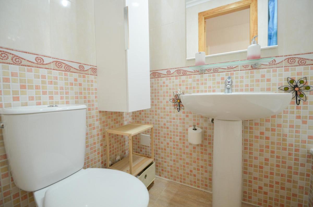 Schoene Wohnung Mit Pool , Wi-Fi Und Privat Garage Torrevieja Exterior photo