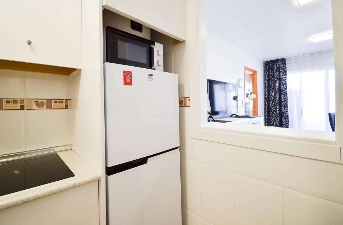 Schoene Wohnung Mit Pool , Wi-Fi Und Privat Garage Torrevieja Exterior photo