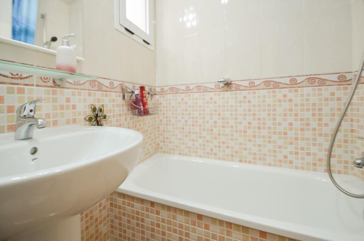 Schoene Wohnung Mit Pool , Wi-Fi Und Privat Garage Torrevieja Exterior photo