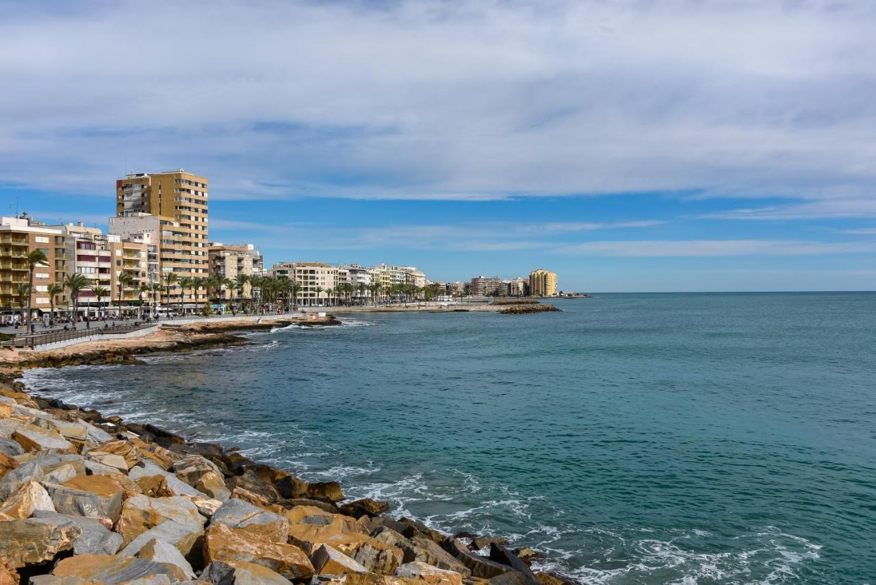 Schoene Wohnung Mit Pool , Wi-Fi Und Privat Garage Torrevieja Exterior photo